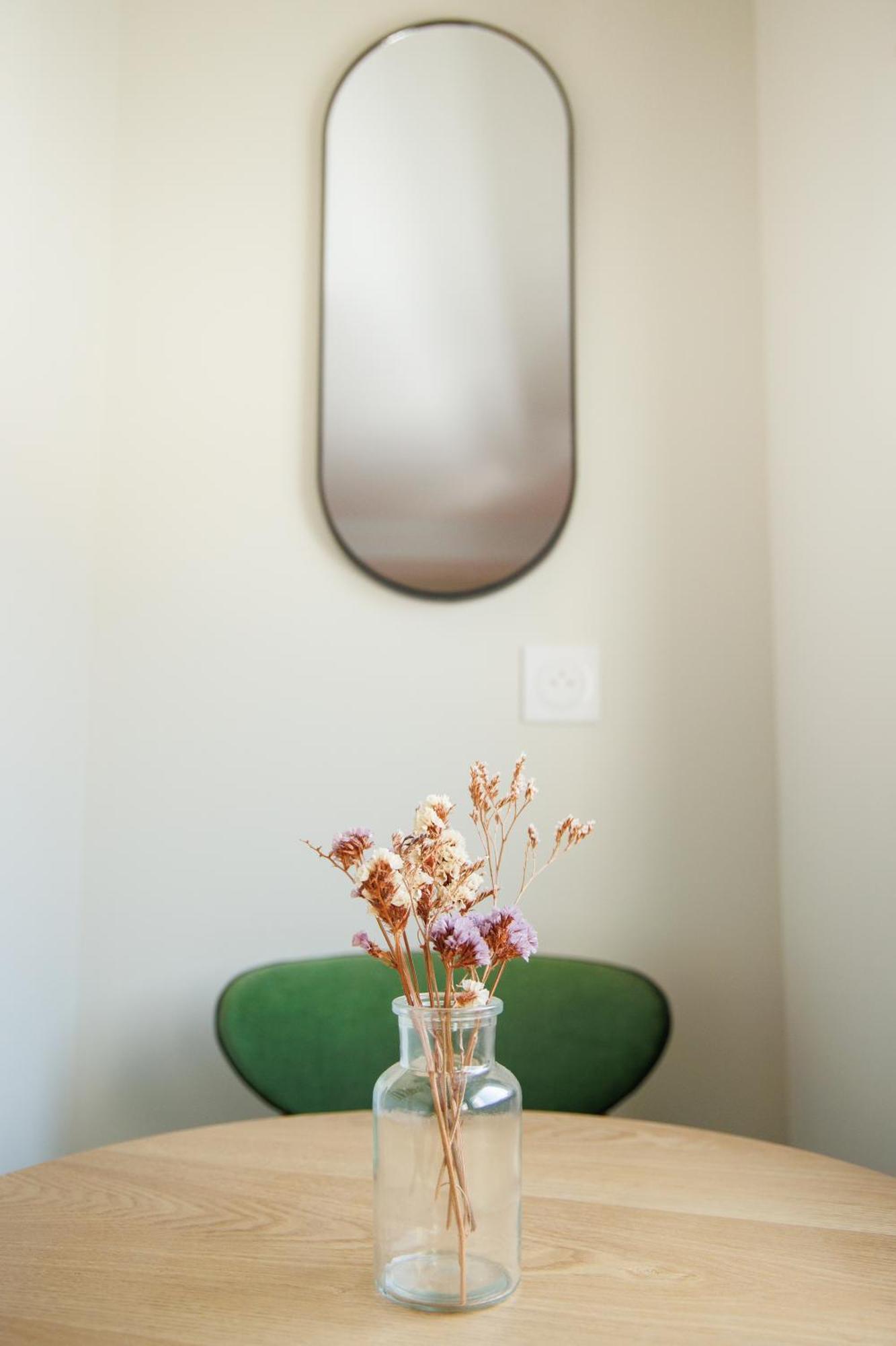 Appart'Hotel Le Corot - Acces Autonome - Saint-Junien Centre エクステリア 写真