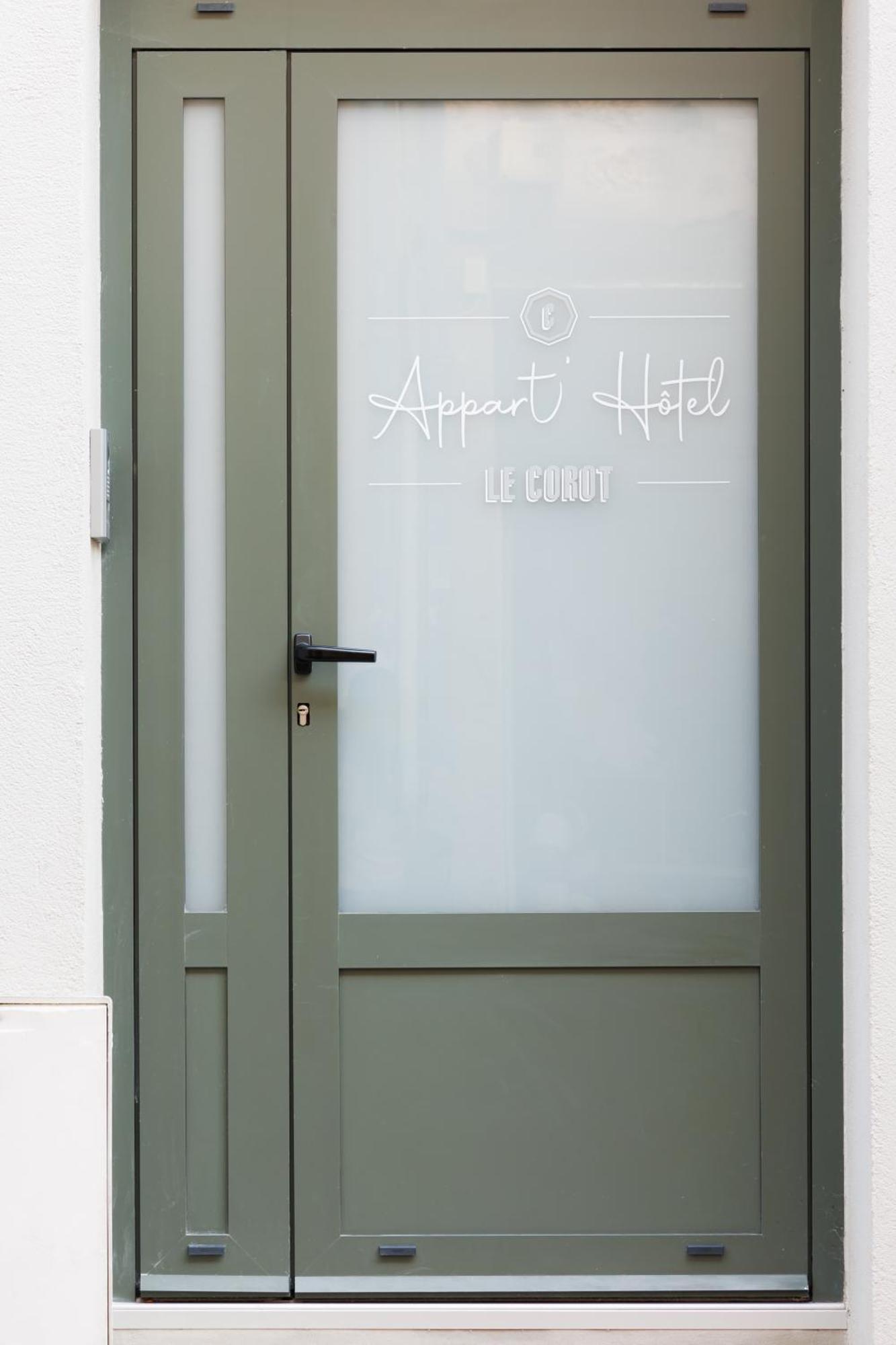 Appart'Hotel Le Corot - Acces Autonome - Saint-Junien Centre エクステリア 写真
